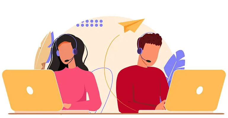 Illustration av två personer som sitter med headset och varsin dator.