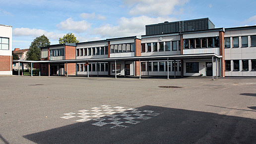 Gällkvistskolan med skolgård